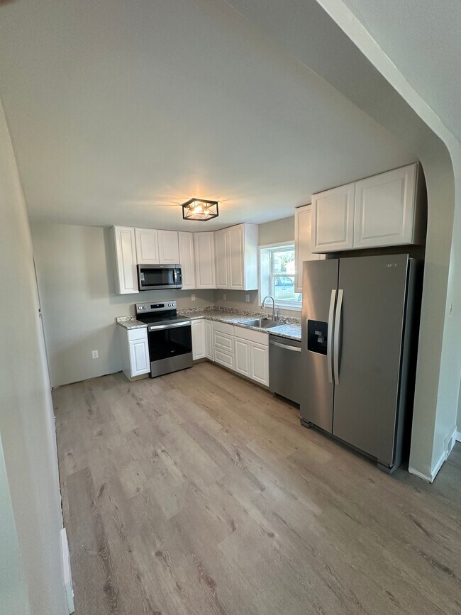 Foto del edificio - 617 Westridge Dr