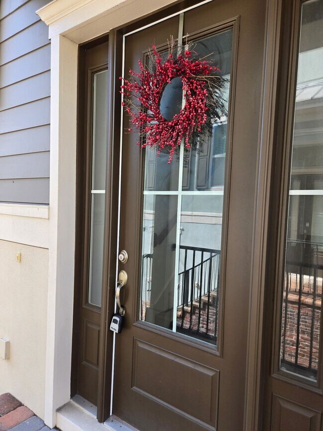 Foto del edificio - Stunning Three-Story Townhome, Located in the Heart of Altamonte Springs!