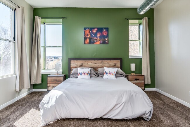 Foto del edificio - Urban Luxury with Stunning City Views – 2BR/2BA in Over-the-Rhine