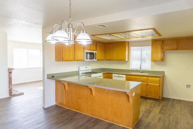 Foto del edificio - 9212 Rea Ave