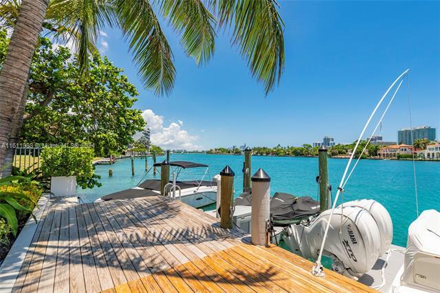 Foto del edificio - 9901 E Bay Harbor Dr