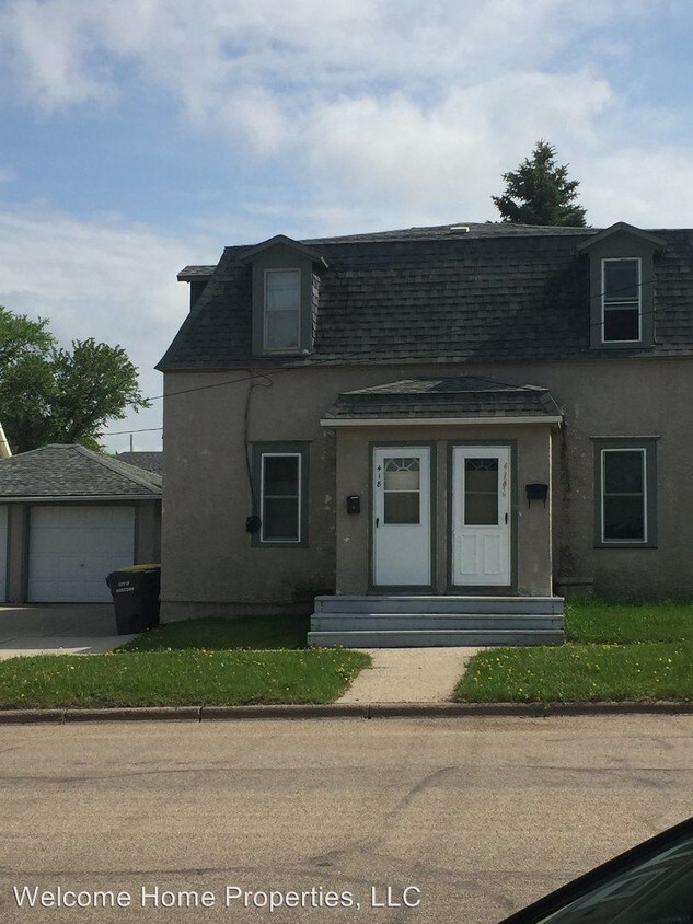 Primary Photo - 2 br, 1 bath Apartment - 416 6th St SE