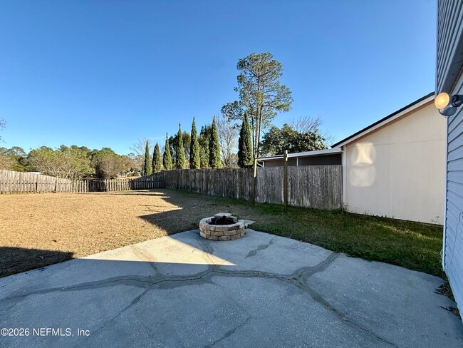 Building Photo - 3785 Union Pacific Dr E