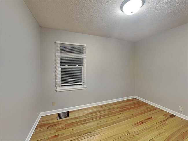 Building Photo - 2942 Zenith Ave N