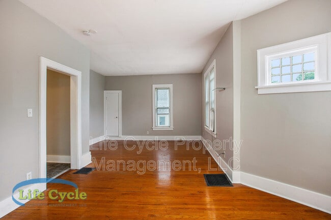 Building Photo - 248 Henry Ave SE