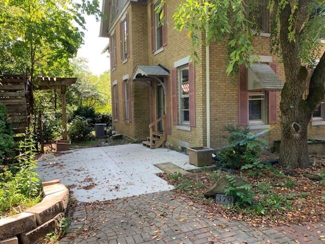 Foto del edificio - ROSEVILLE, OHIO 4-5 BEDROOOM HOUSE