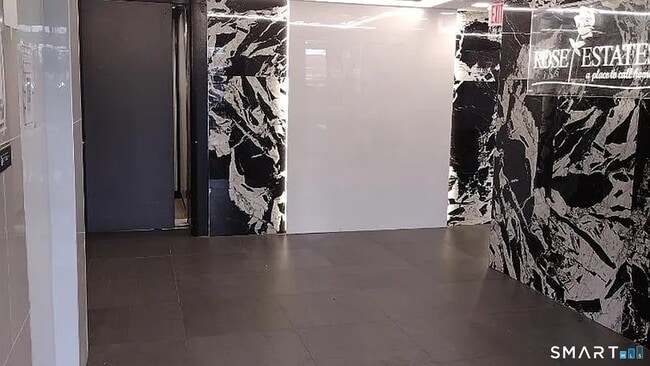 Building Photo - 194 Washington St