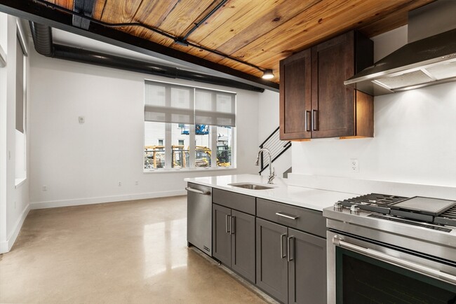 Building Photo - 26 Hichborn St