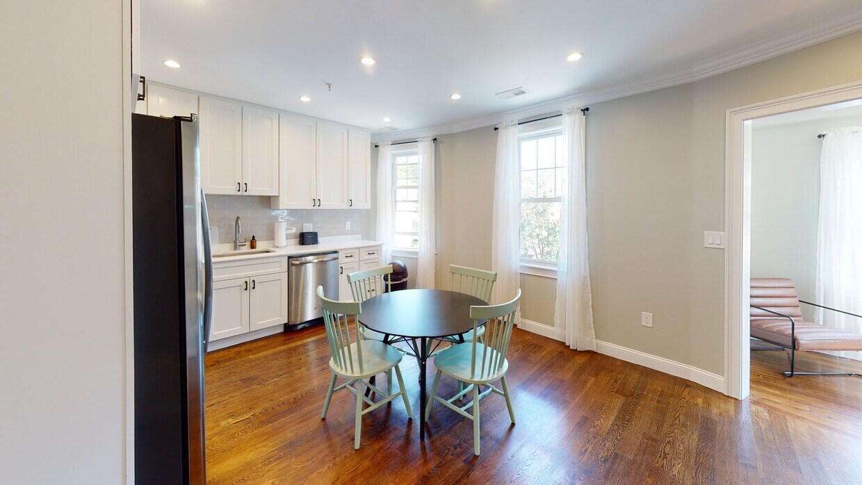 Photo - Private bedroom in 5 bed/1.5 bath Home