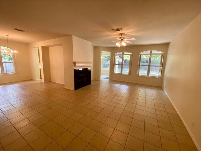 Foto del edificio - 5209 Trading Bend