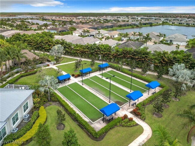 Foto del edificio - 16701 Seasons Coast Dr