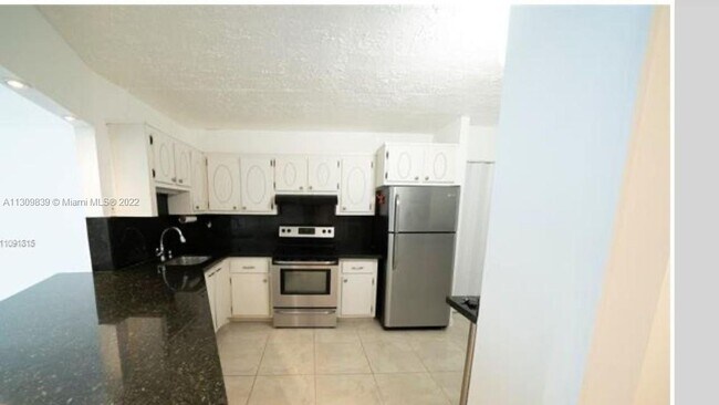 Building Photo - 2 bedroom in Miami FL 33179