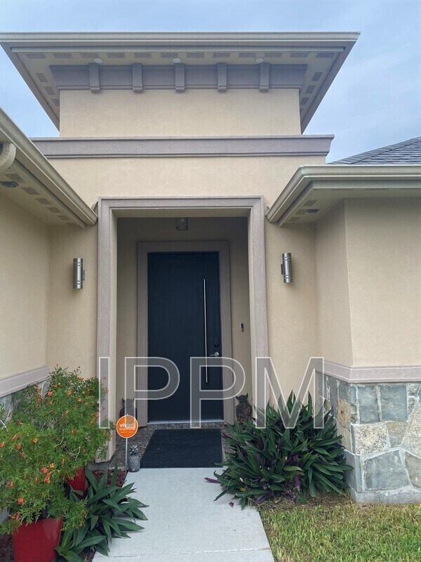 Foto del edificio - 7288 Rain Forest Dr