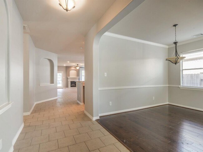 Building Photo - 5511 Wild Milberry Dr