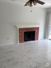 Building Photo - 714 Memorial Mews St