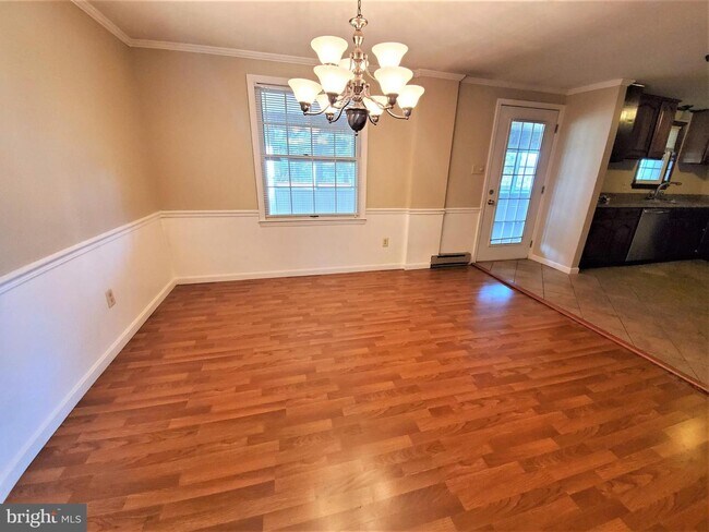 Building Photo - 206 Della Ln