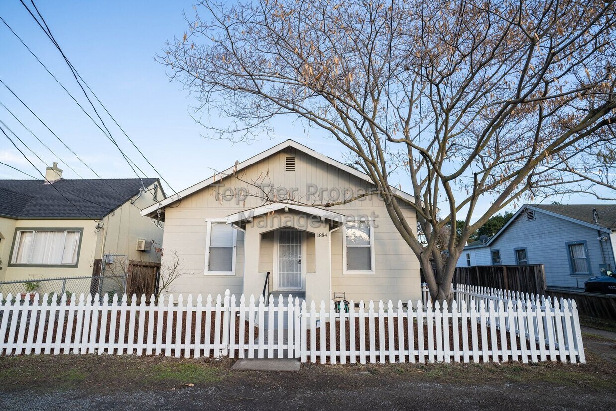 Foto principal - 1884 N 5th St