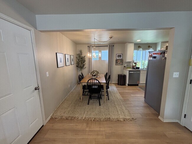 Foto del edificio - Beautiful 4-bedroom Dupont home
