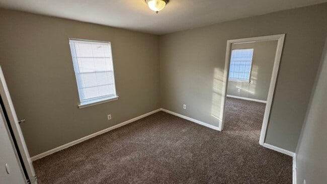 Building Photo - 832 Whitford Pl