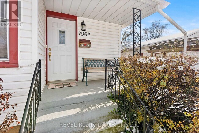 Photo du bâtiment - 7962 Booth St