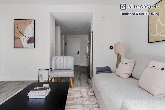 Building Photo - 949 1st St SE