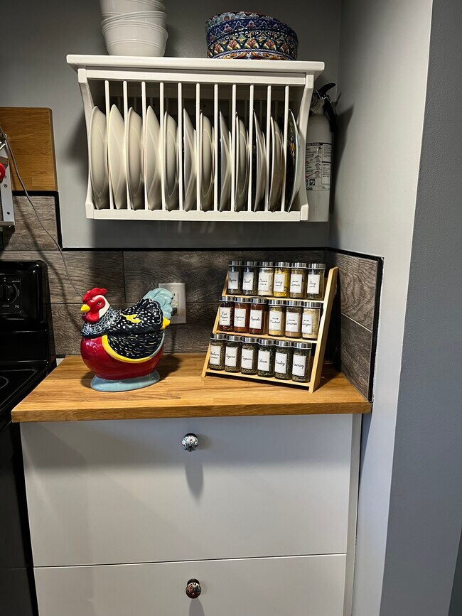 Foto del edificio - 131 Kimball Rd