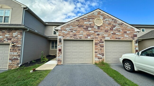 Building Photo - 344 Alexandria Ct