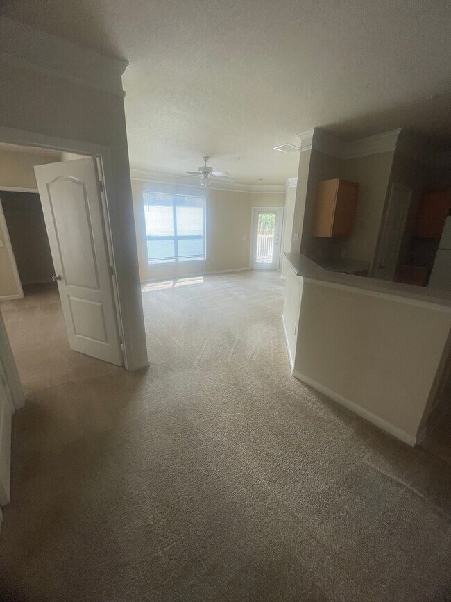 Building Photo - Beautiful condominium for Rent