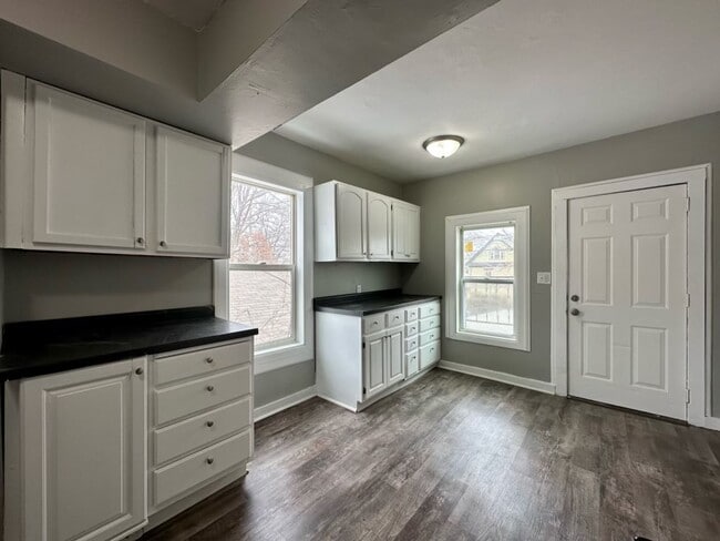 Building Photo - 318 N 27th Ave