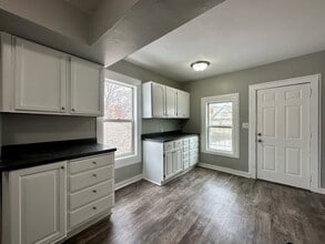 Building Photo - 318 N 27th Ave