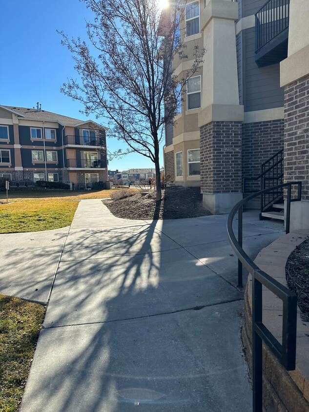 Great 3 Bed 2 Bath Sandy Condo!! - Great 3 Bed 2 Bath Sandy Condo!!