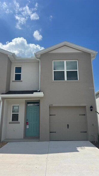 Foto principal - 1658 Rock Elm Rd