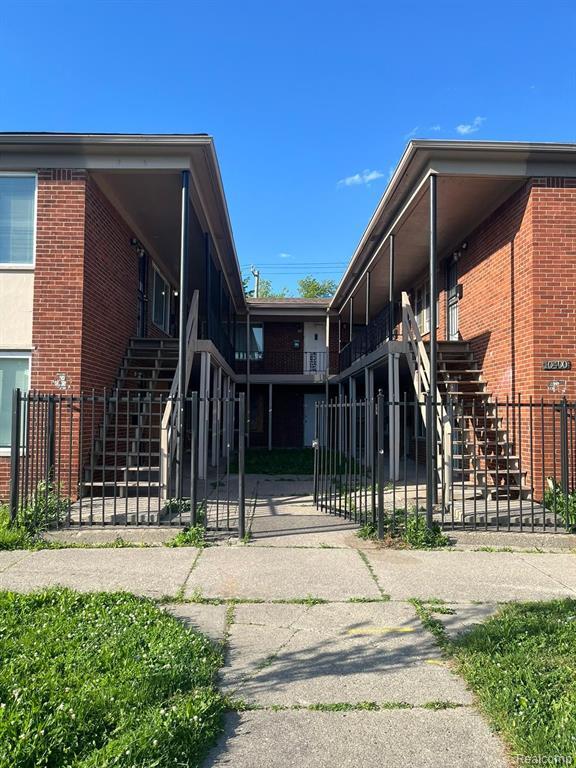 Primary Photo - 10400 Whittier Ave