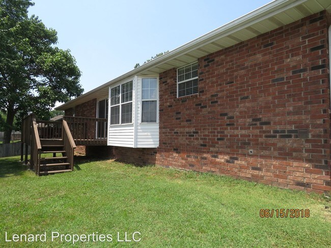 Foto del edificio - 3 br, 2 bath House - 608 Cypress