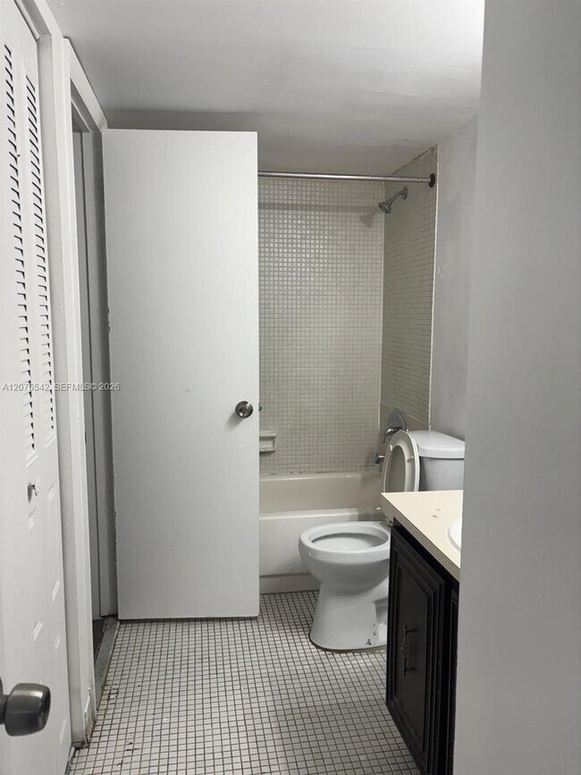 Foto del edificio - 486 NW 165th St