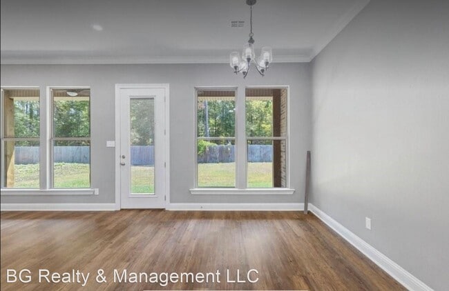 Building Photo - 3 br, 2 bath House - 565 Shelia Drive