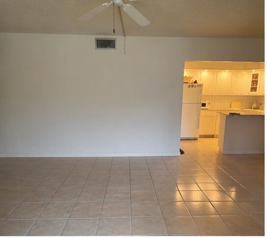 Foto del edificio - 409 Pine Glen Ln