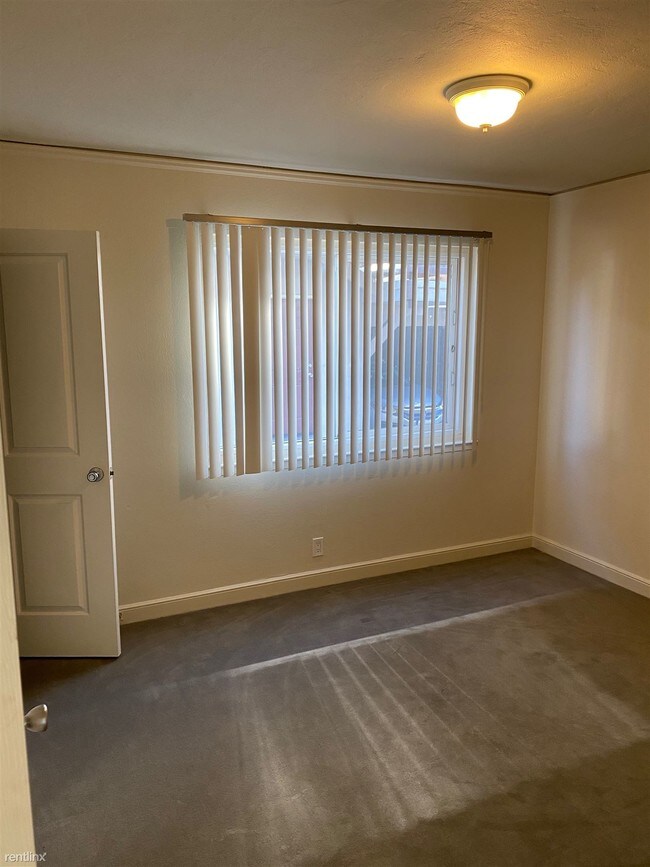Building Photo - 2 br, 1 bath  - 434 Milton Ave Apt 1