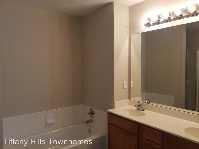 Foto del edificio - 5950-5956 NW 91st Terrace