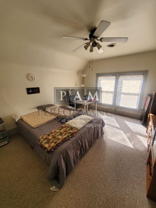 Foto del edificio - 2136 W Michigan St