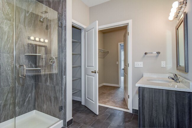 Interior Photo - Centurion Elizabeth