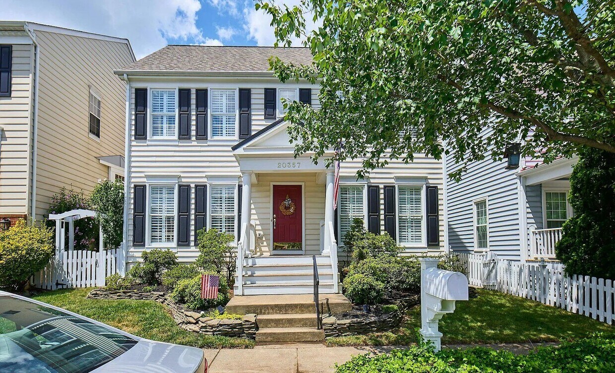 Foto principal - 20357 Hartwell St