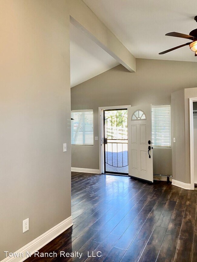 Building Photo - 3 br, 3 bath House - 14402 Willow Rd.