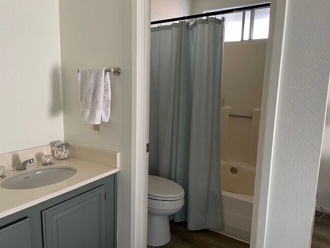 Foto del edificio - 39436 Long Ridge Dr