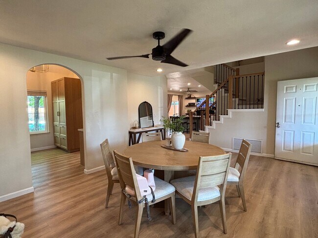 Foto del edificio - 879 Fall River Trail