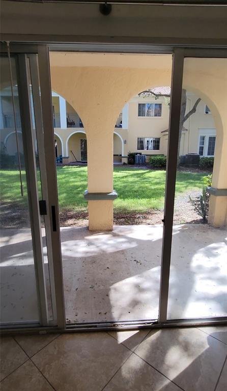 Foto del edificio - 2490 Centergate Dr