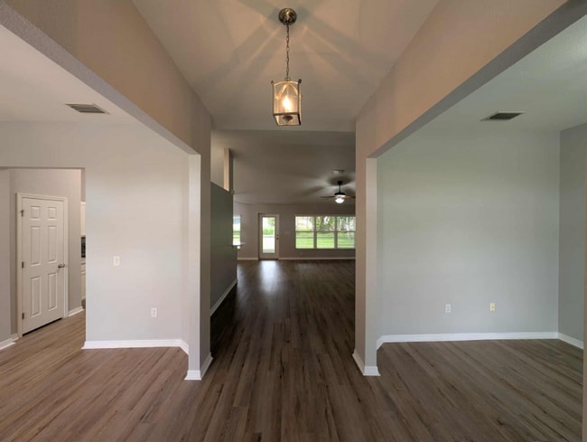 Building Photo - 25672 Deep Creek Blvd