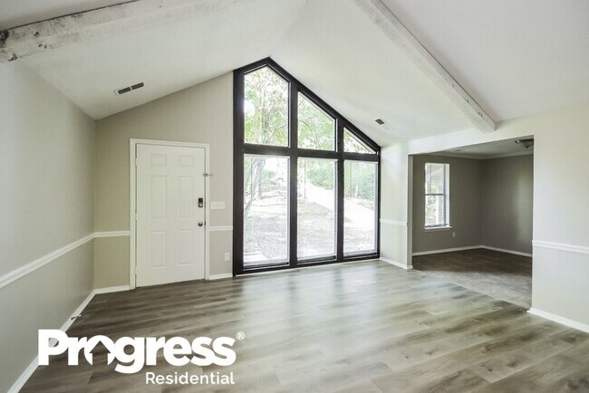 Foto del edificio - 6766 Browns Mill Lake Rd