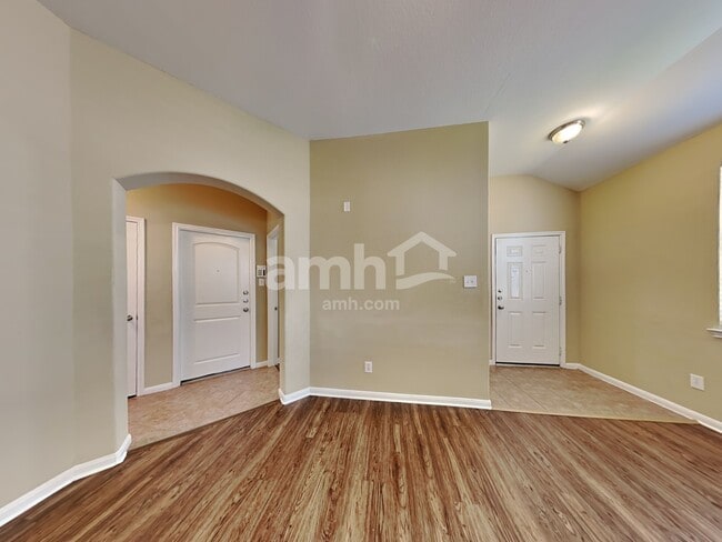 Building Photo - 26314 Longview Creek Dr