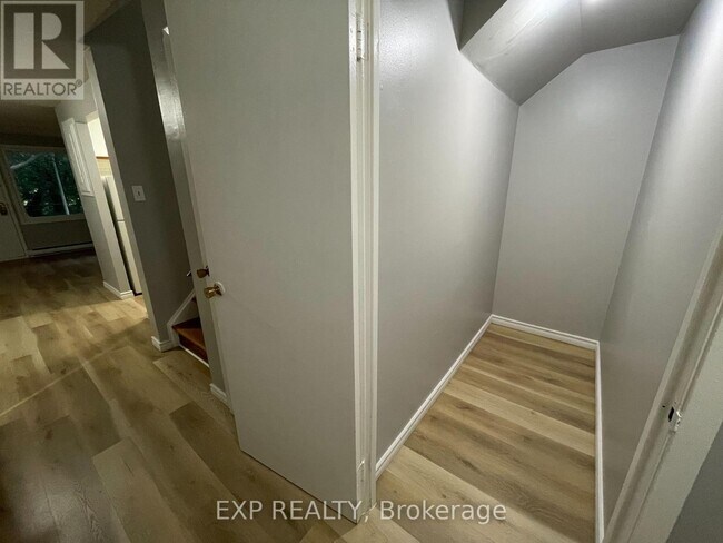 Photo du bâtiment - 1200-1200 Courtland Ave E